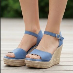 Blue Sandals size7